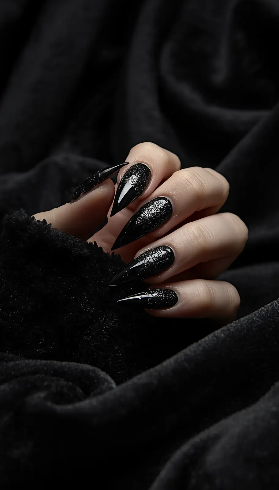 Gothic Dark nail design