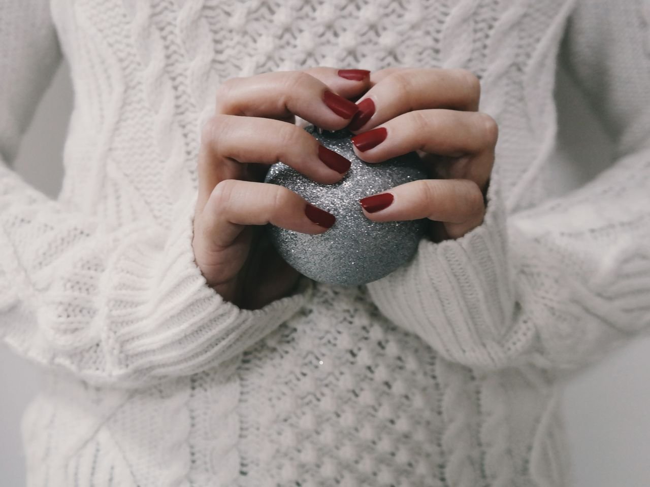 How to Keep Your Nails Healthy in Winter